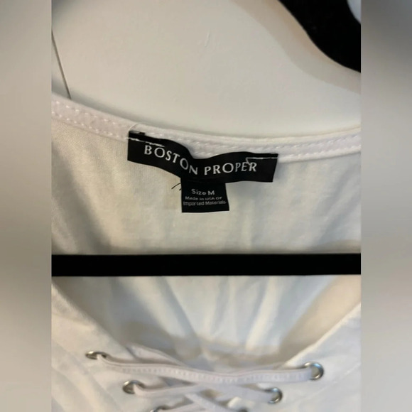 Boston Proper Lace Up Solid White Criss Cross V Neck Blouse Black Puff Sleeve M - Picture 3 of 3